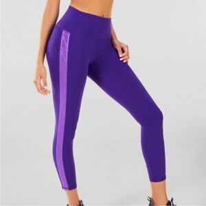 Fabletics Define Powerhold leggings 💜